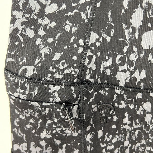 Public rec NWOT women’s here to thereleggings 30X24 - Picture 5 of 6